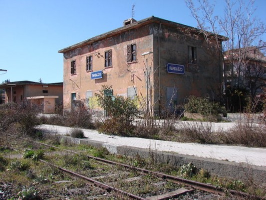 640px-Ex-FS-Stazione_Randazzo